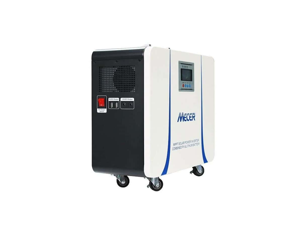 Portable MPPT solar power inverter with battery